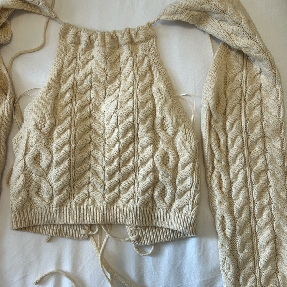 Sweater shrug top🤍